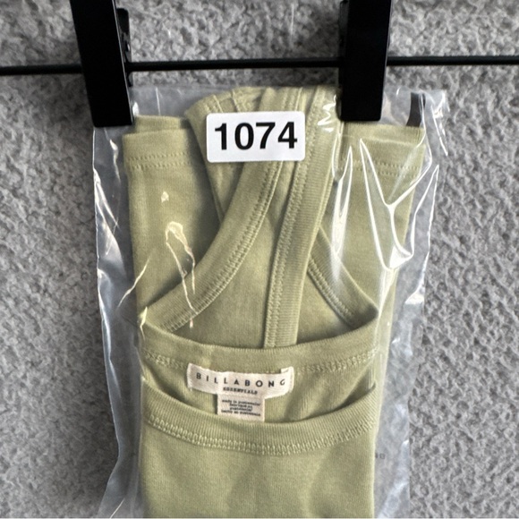 Billabong Rerun Tank Cropped Tank Top Avocado  Green Women’s Small NWOT - Picture 14 of 14